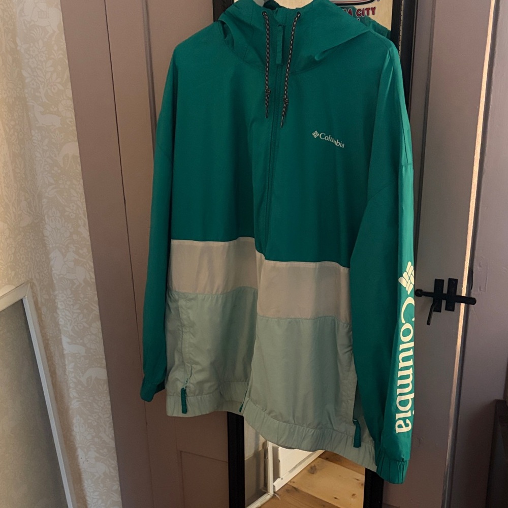 Columbia Green and Light Gray Hooded Jacket